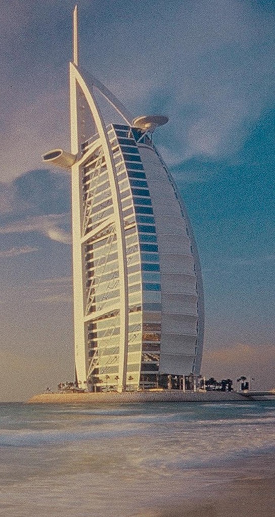 VAE_Dubai_Abendstimmung am Strand mit Blick auf Burj AlArab