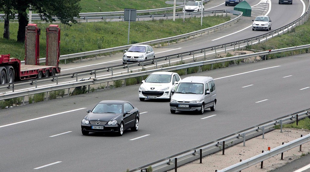 Foto 5 - Autos auf Strecke