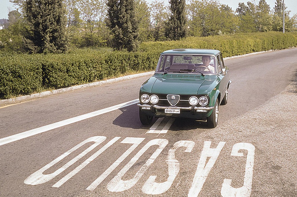 36_26_alfa_romeo_giulia_05